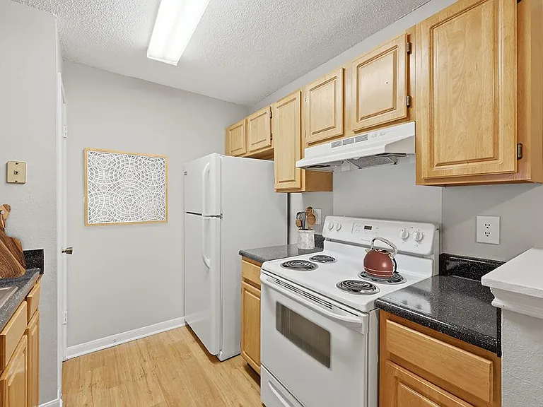 Greens of Pine Glen Apartments — Photo 3