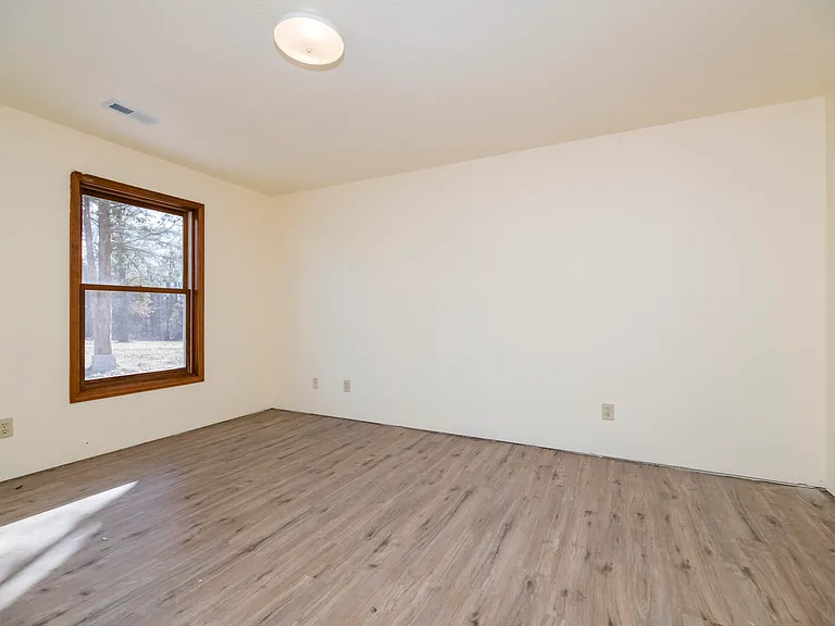 7900 E Saint Charles Rd — Photo 17