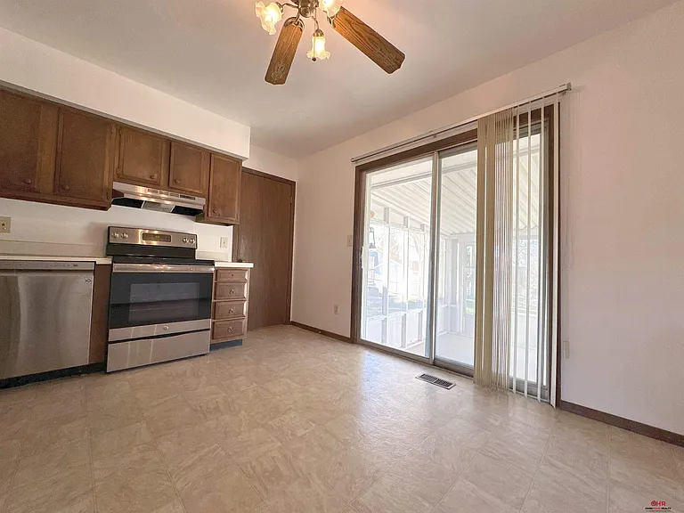 7130 Walker Ave — Photo 12