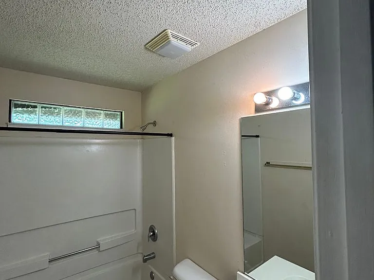 109 Larkin Ct — Photo 14
