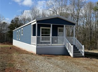 121 Candlestick Ln, Seneca, SC 29678