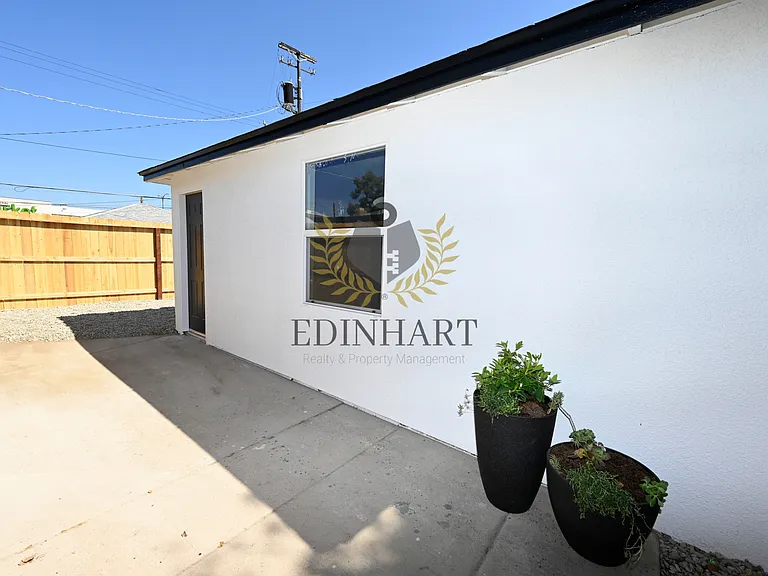 1584 N Carruth Ave #B — Photo 18