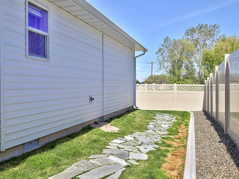 406 Hildago Way — Photo 14