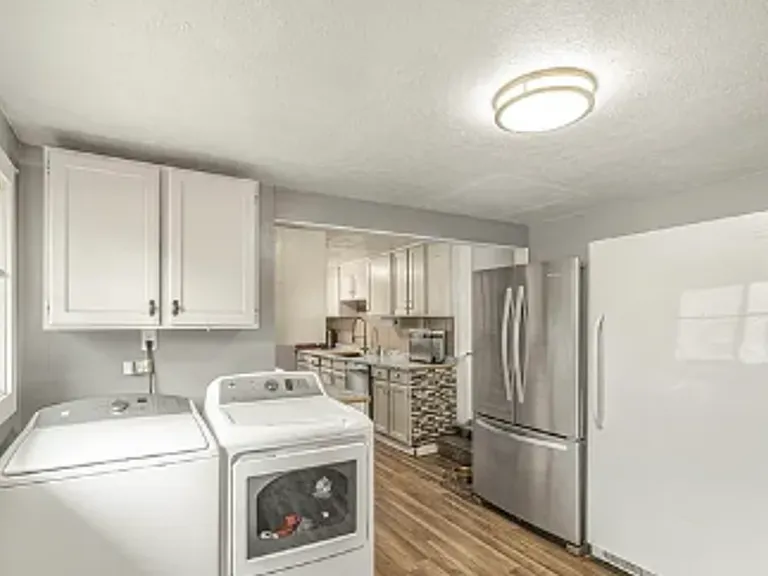 521 N Shilling Ave — Photo 23