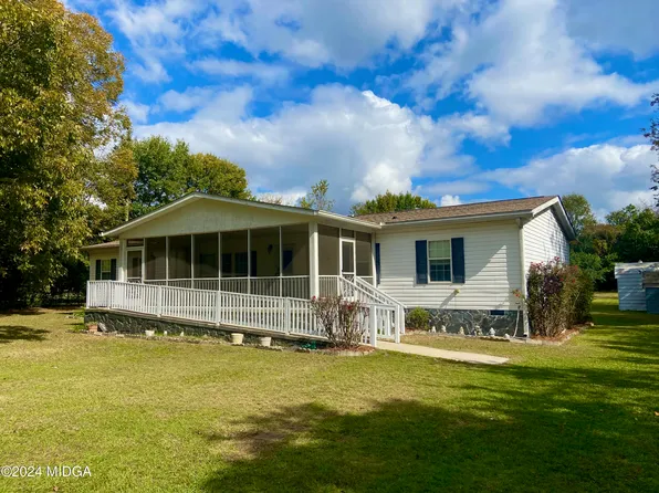 201 Peach Rd, Byron, GA 31008