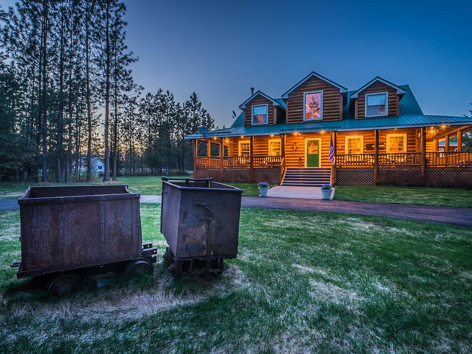 Showcase Log Home