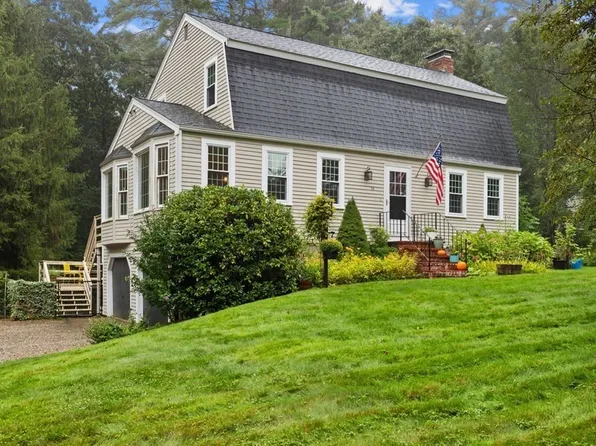 54 Indian Pond Rd, Kingston, MA 02364