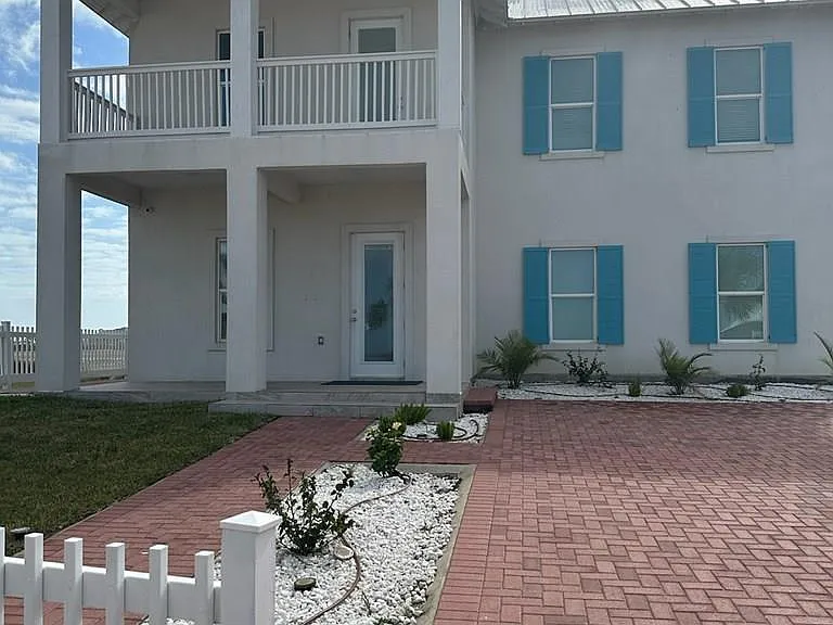 303 Shore Dr #2 — Photo 2