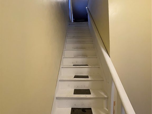4th image of 318 Kellog St