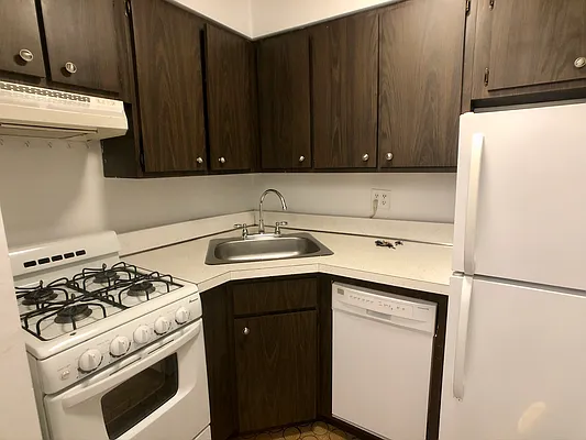 Rented by Irving Properties of New York, LLC | media 16