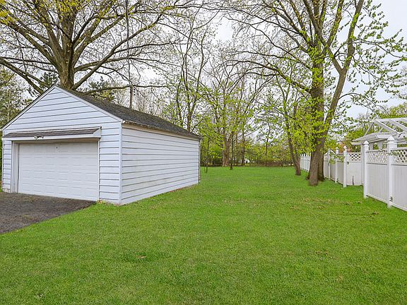 4th image of 1624 Overbrook Rd