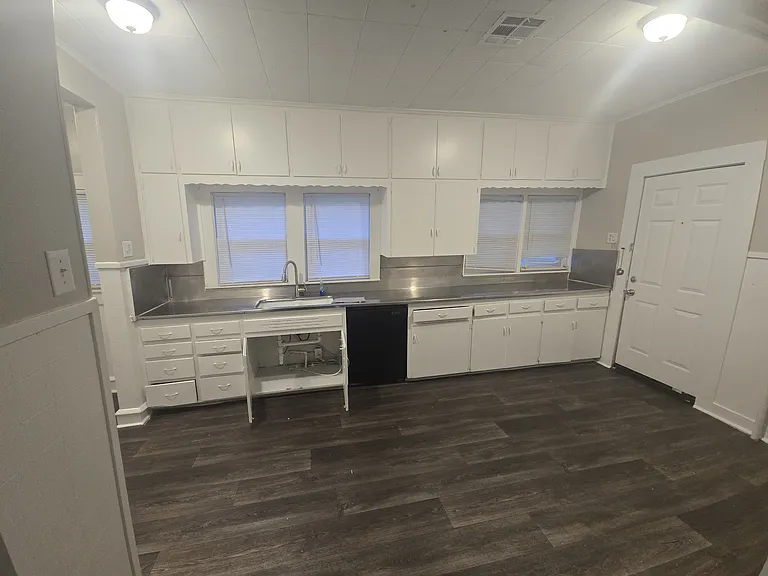 2900 Gorman Ave — Photo 16