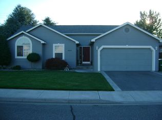 9031 W Falls Ave, Kennewick, WA 99336