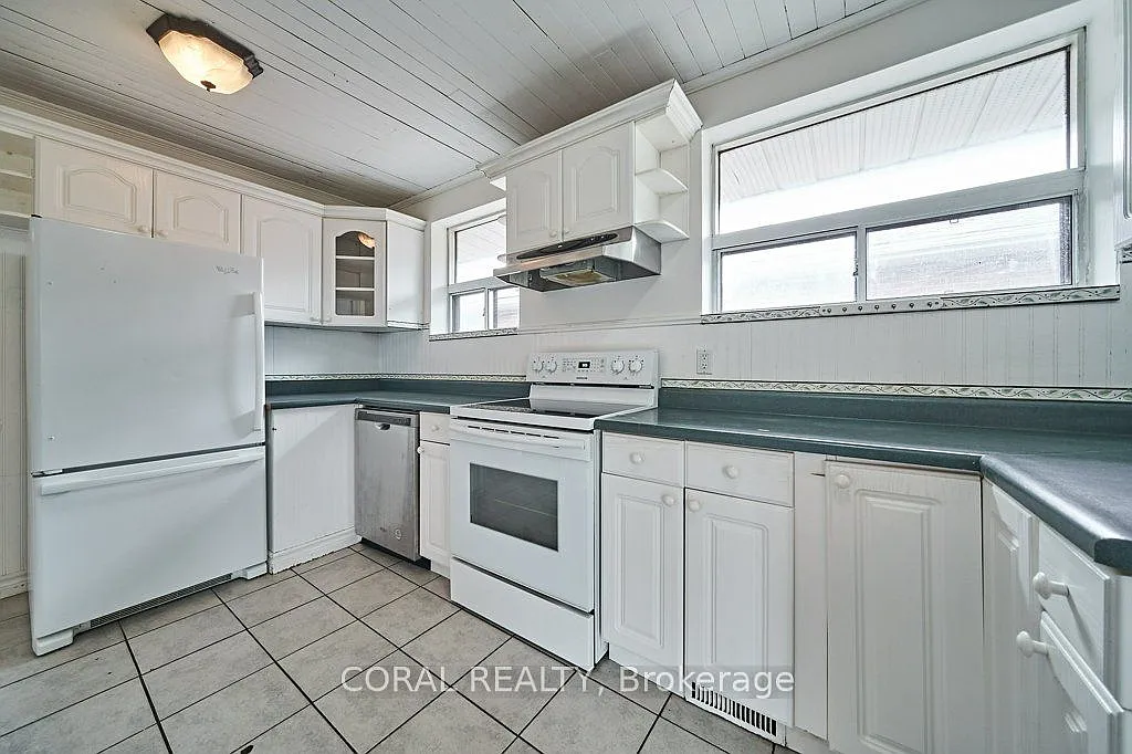 5 bed, $2,990 — Photo 4