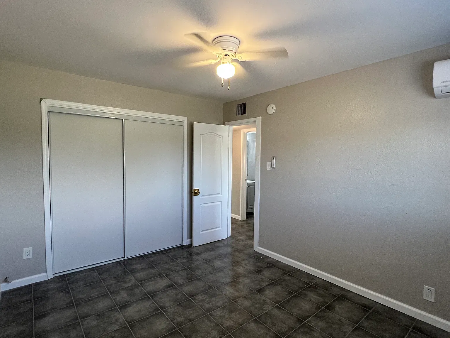 2 bed, 780 sqft, $1,200 — Photo 3