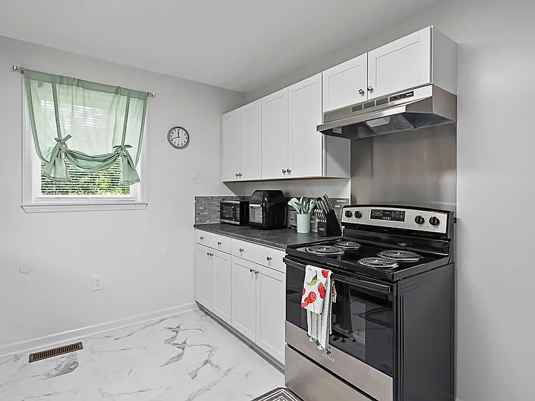 767 Corbin Ave #MAIN767CORBINAVE — Photo 6