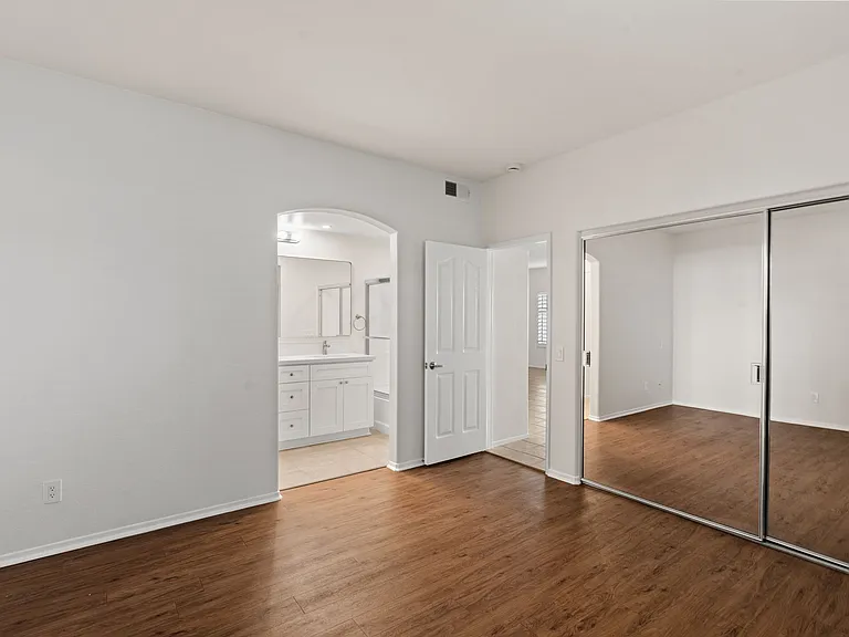 1898 Matin Cir #189 — Photo 16