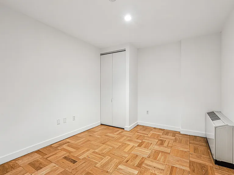 20 Exchange Pl — Photo 45