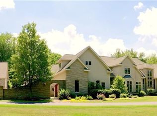 118 Cook Rd, East Aurora, NY 14052