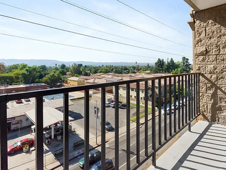 Amanda Regency Apartments — Photo 15