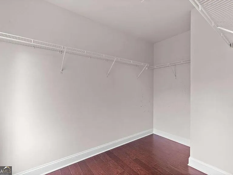 1034 E Paces Cir NE — Photo 28