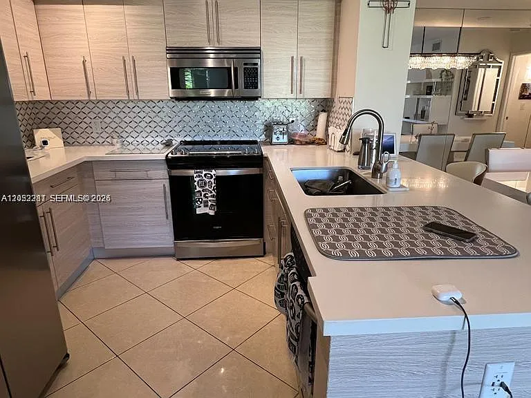 19901 E Country Club Dr #2505 — Photo 8