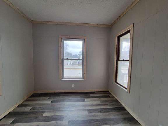 4th image of 2411 Harlan St