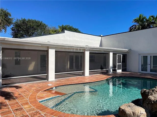 7940 SW 173rd Ter — Photo 2