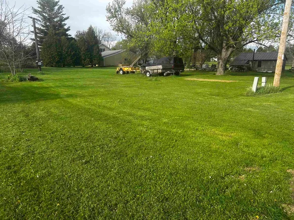 13 Sheldon, Sharon, WI 53585