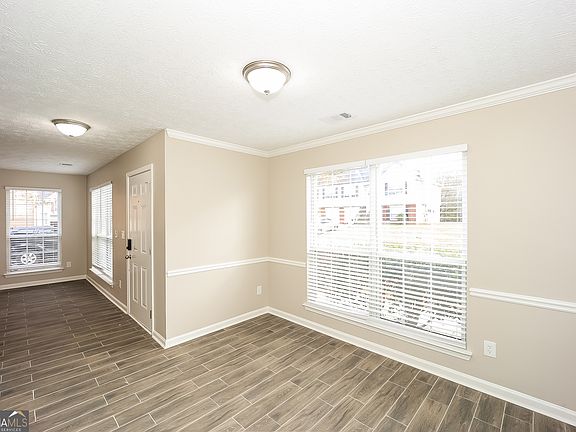 4th image of 1163 Millwood Dr