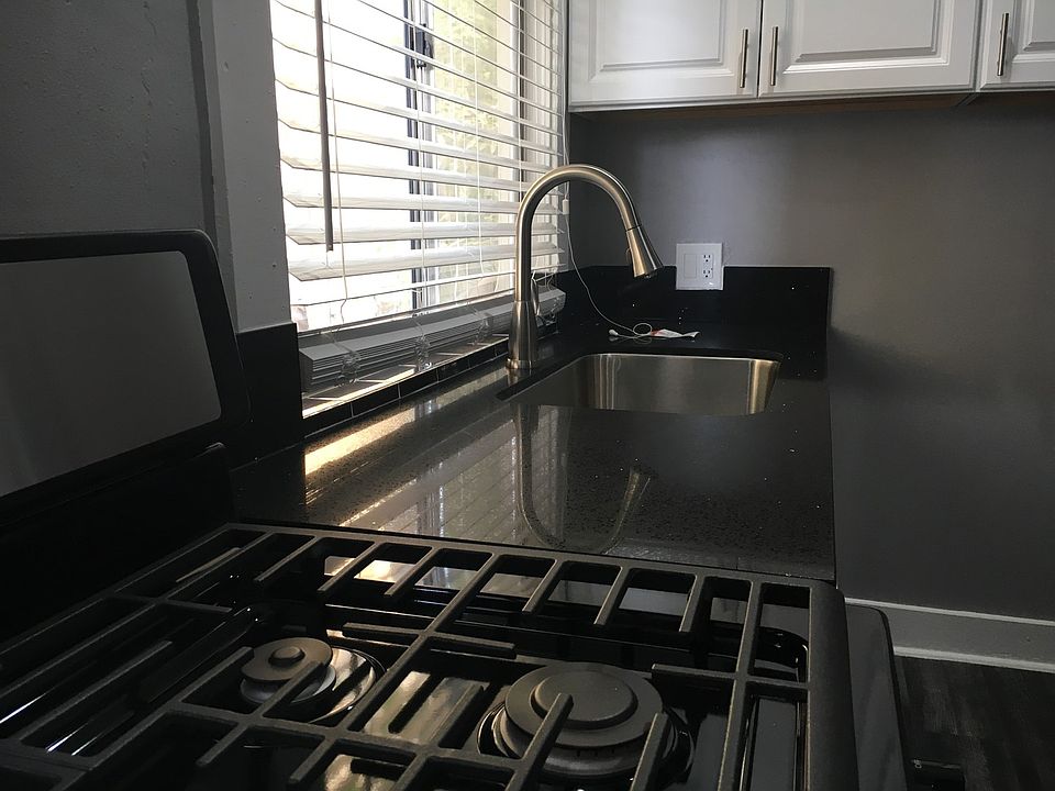 1st image of 914 S Alvarado St APT 206