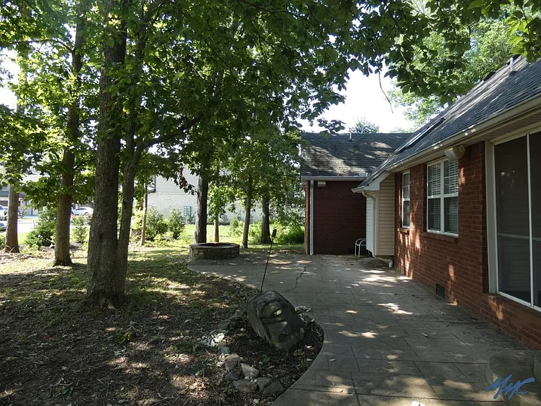 419 Conhocken Ct — Photo 8