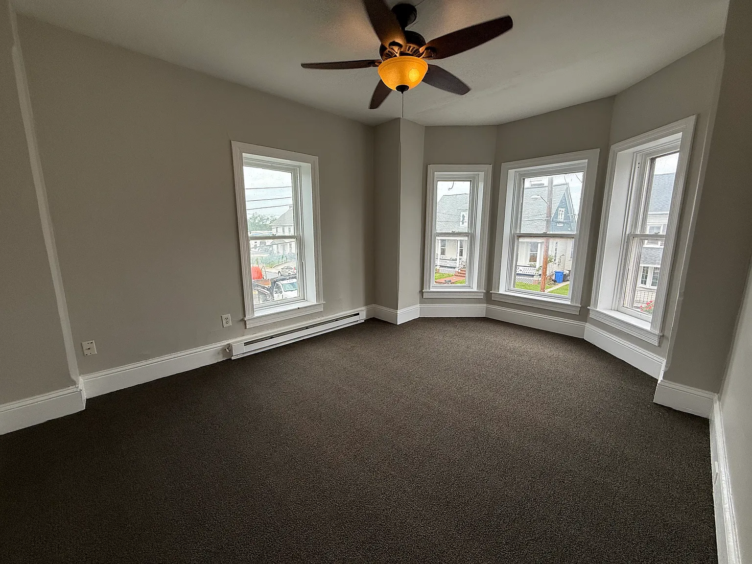 10 Fairview Ave — Photo 2