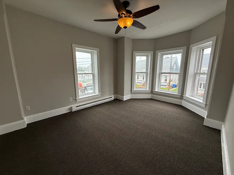 10 Fairview Ave #2 — Photo 2