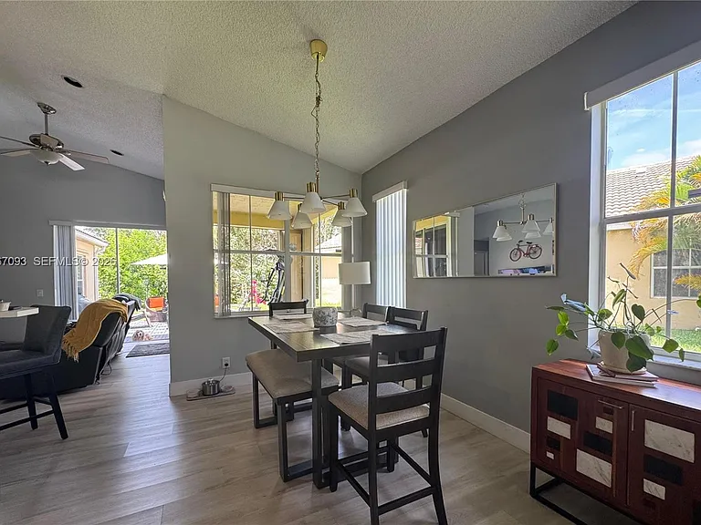 825 Falling Water Rd — Photo 22