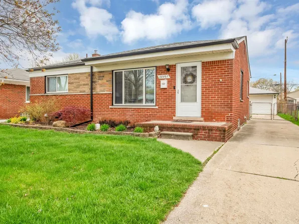 28937 Jane St, Saint Clair Shores, MI 48081