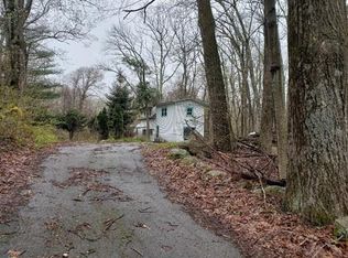 8 Dawson Rd, Worcester, MA 01602