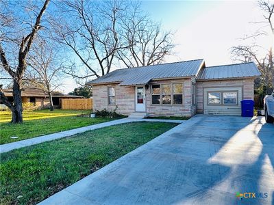 311 Burt St, Yoakum, TX, 77995