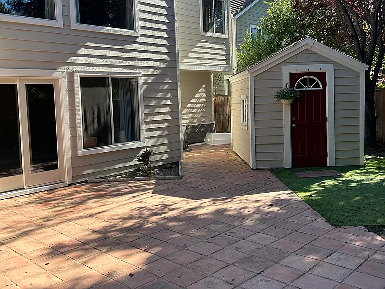 Back of house and the extra bonus space.
