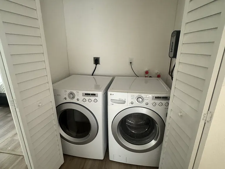NW 6th Ct — Photo 2