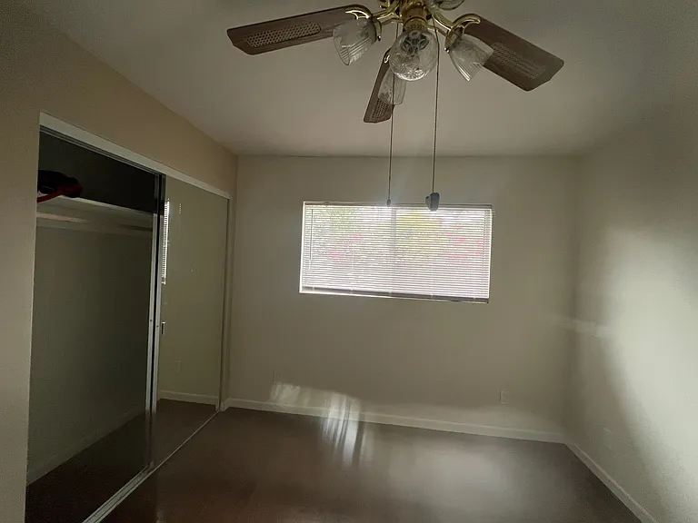 25 Kathryn Dr — Photo 8