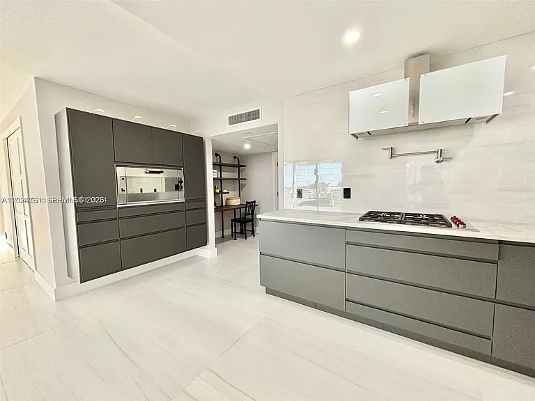 2030 S Ocean Dr #806 — Photo 6