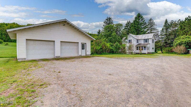 2nd image of 1123 River Road