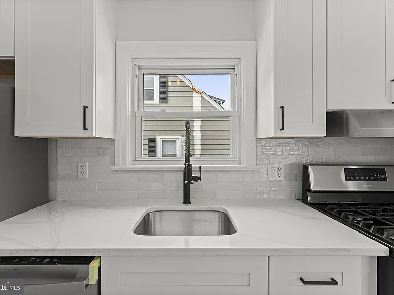 1818 Orange Rd — Photo 15