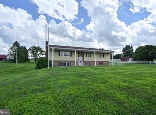 4662 Sportsman Club Rd, Spring Grove, PA 17362