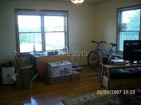 195-197 Newton St #4 — Photo 3