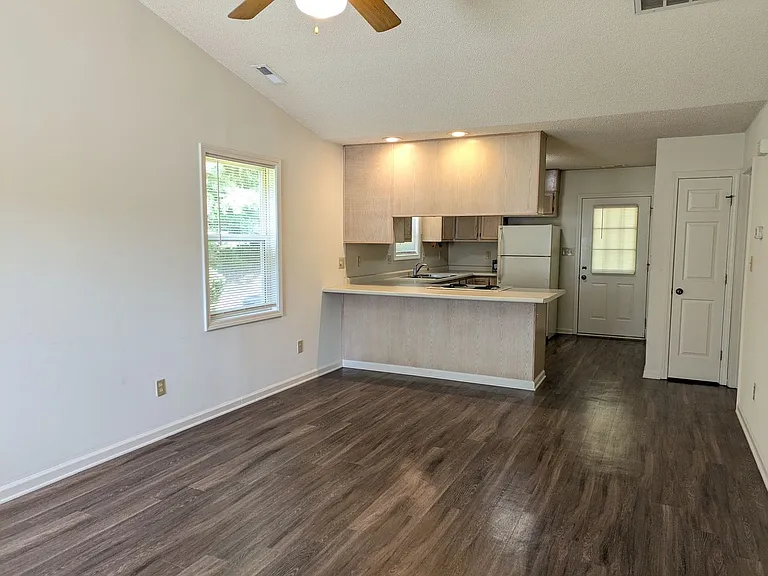 111 Birdie Ct — Photo 6