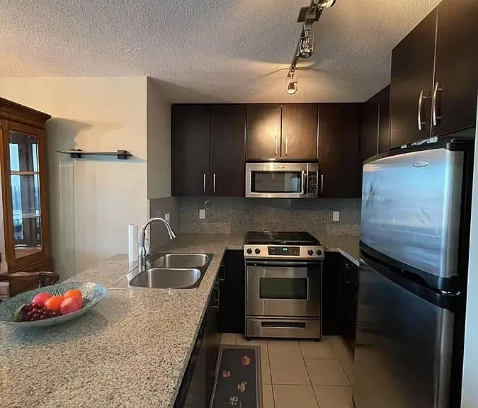 5088 Kwantlen St — Photo 3