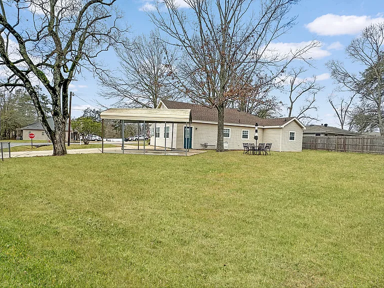 402 Wallace Dean Rd — Photo 20
