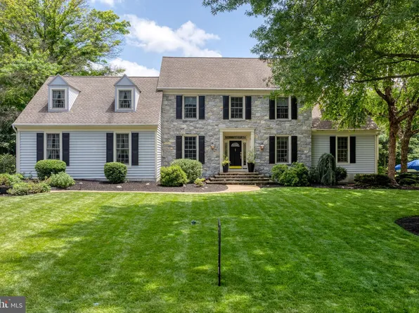 1110 Oakmont Dr, Lancaster, PA 17601